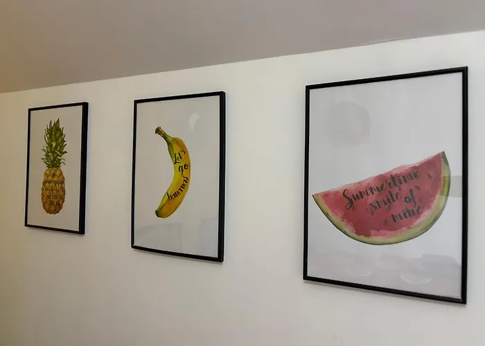 Le So Wild: Normandy Retreat With Garden And Tennis